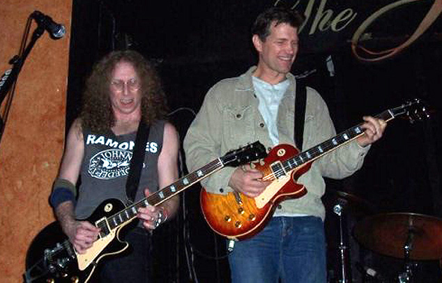 Waddy Wachtel, Chris Isaak   2006