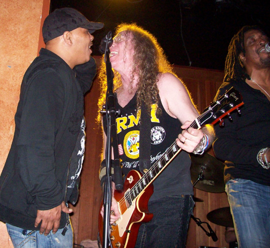 Ivan Neville, Waddy Wachtel, Bernard Fowler at  11/24/08