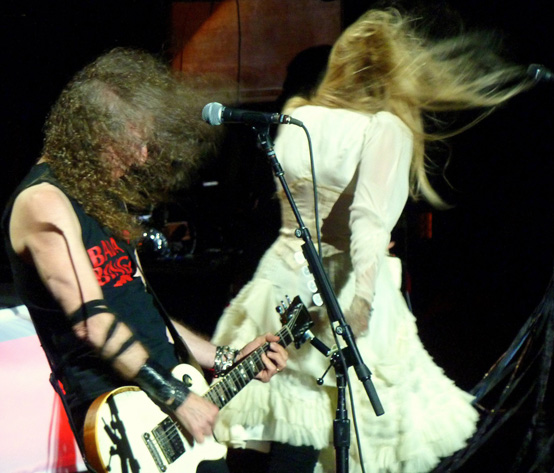 Waddy Wachtel, Stevie Nicks - Red Rocks 8/9/11 (Photo by Ed Hanke)