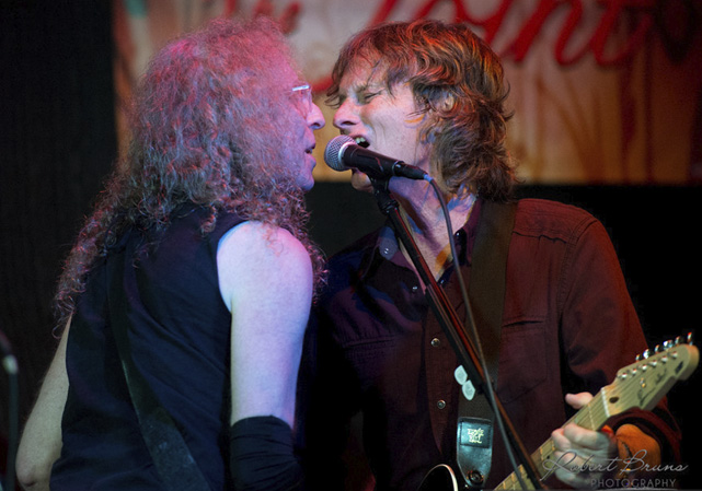 Waddy Wachtel, Brett Tuggle