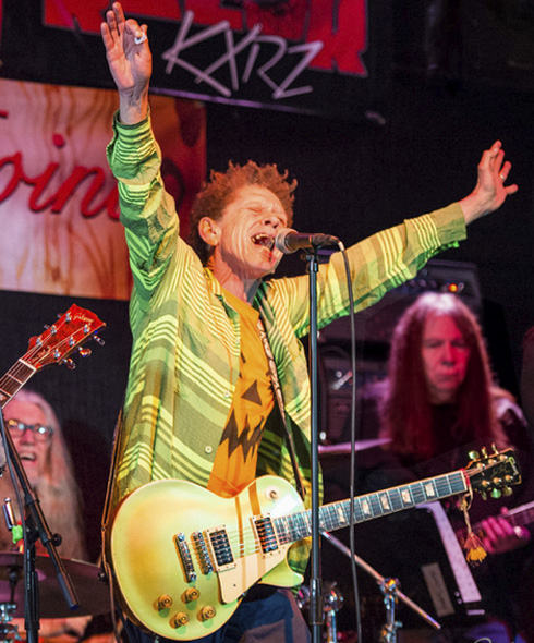 Phil Jones, Blondie Chaplin, Rick Rosas