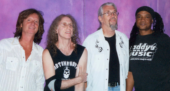 Brett Tuggle, Waddy Wachtel, Phil Jones, Angus Thomas 8/06