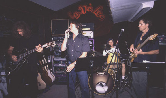 Brett Tuggle with the Michael Thompson Band at La Va Lee 2002