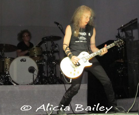 Jimmy Paxson, Waddy Wachtel Heart & Soul Tour Chicago 4/9/11 (Photo by Alicia Bailey)