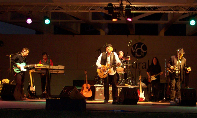 Keith Allison with Micky Dolenz band - Warner Park, Los Angeles 8/29/10