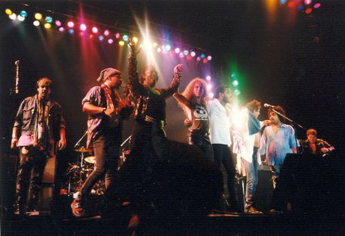 Babi (Bobby) Floyd, Ivan Neville, Sarah Dash, Waddy Wachtel, Steve Jordan, Keith Richards, Charley Drayton, Bobby Keys 1992