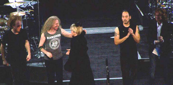 Jimmy Paxson, Waddy Wachtel, Stevie Nicks, Taku Hirano, Brett Tuggle Dreams / Two Voices / Gold Dust 2005 - 2006 Tour