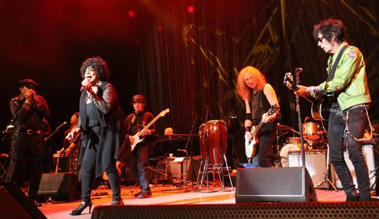 Sugar Blue, Sarah Dash, Merry Clayton, Nils Lofgren, Ian McLagan, Waddy Wachtel, Earl Slick