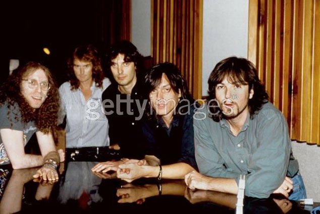 Waddy Wachtel, Shep Lonsdale, Peter Koppes, Marty Wilson-Piper, Steve Kilby - recording The Church 