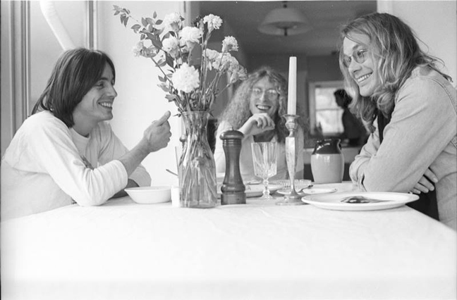 Jackson Browne, Waddy Wachtel, Warren Zevon January 14, 1977 (photo by Henry Diltz