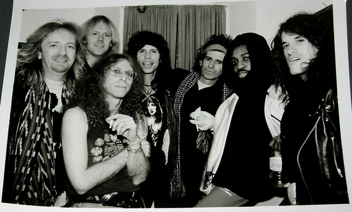 Brad Whitford, Tom Hamilton, Waddy Wachtel, 
Steven Tyler, Keith Richards, Steve Jordan, Joe Perry - 1988 Winos Tour Boston - Aerosmith stops by the concert