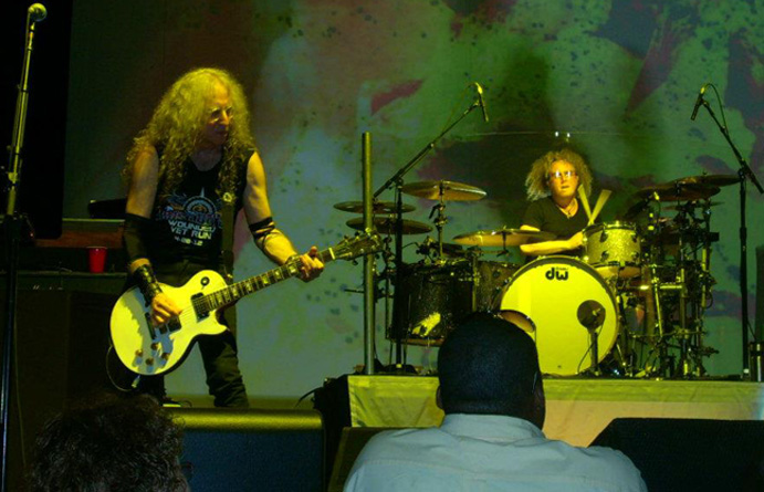 Waddy Wachtel, Jimmy Paxson 7/10/12 (photo by Jerry Hickman)