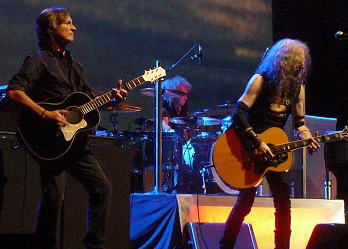 Brett Tuggle, Jimmy Paxson, Waddy Wachtel 7/15/12 (photo by Ken Hartsfield)