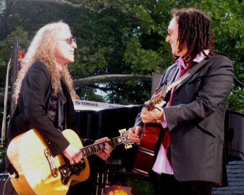 Waddy Wachtel, Mike Campbell (photo by Amy Weisel)