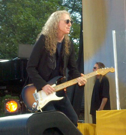 Waddy Wachtel (Photo by Anna Balsamo)