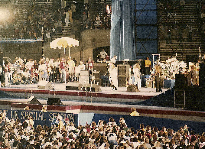 Waddy Wachtel with Stevie Nicks - Peace Sunday Concert