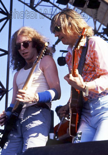 Waddy Wachtel, Joe Walsh 1985 Australia (Photo by Ian Greene)