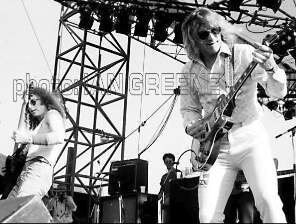 Waddy Wachtel, Joe Walsh 1985 Australia (Photo by Ian Greene)