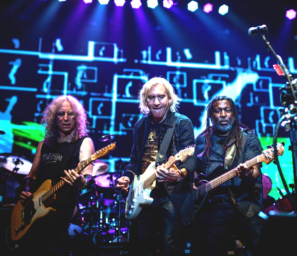 Waddy Wachtel, Joe Walsh, Larry Young 2016 One Hell of a Night Tour